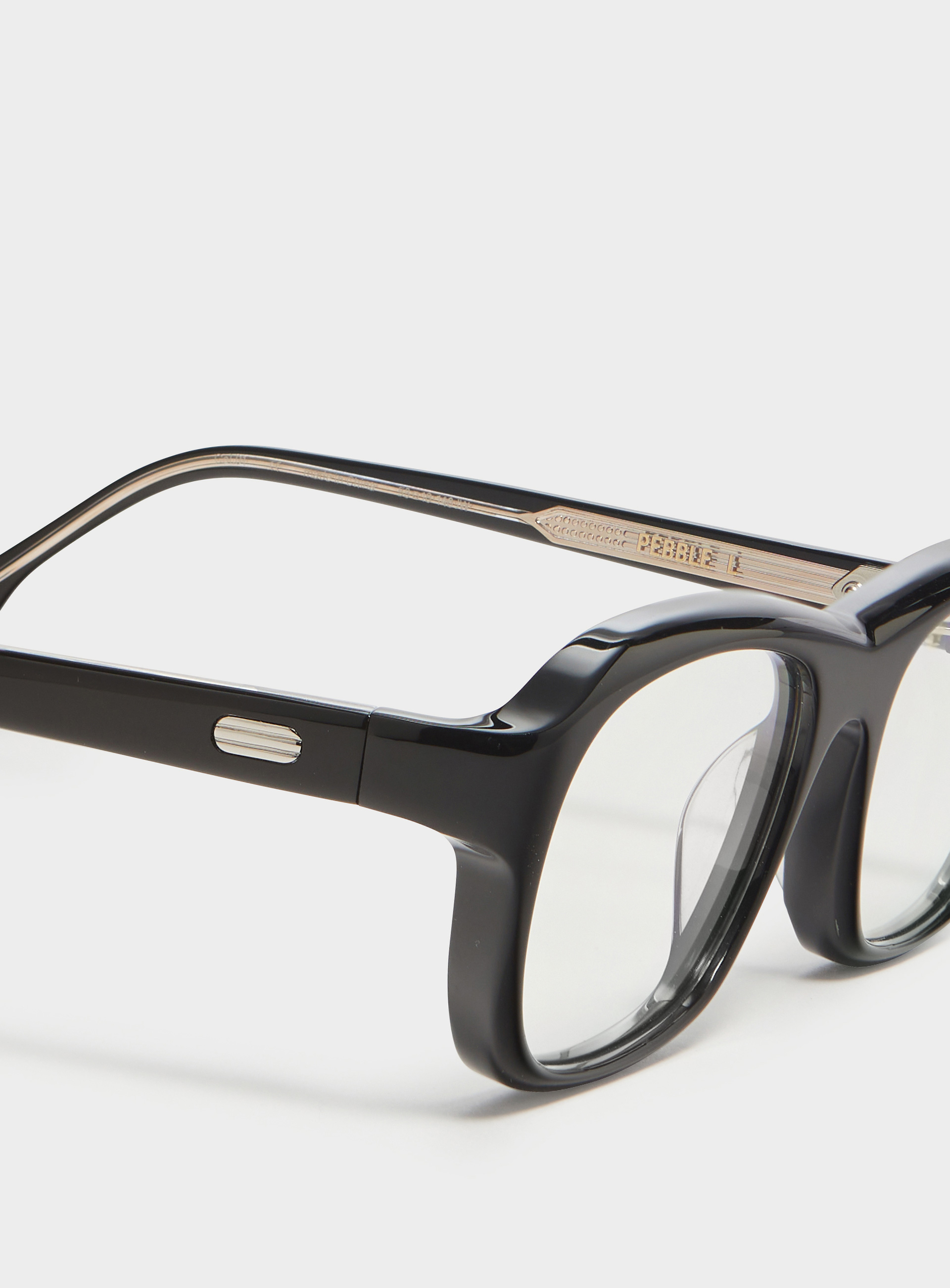 Pebble L 01