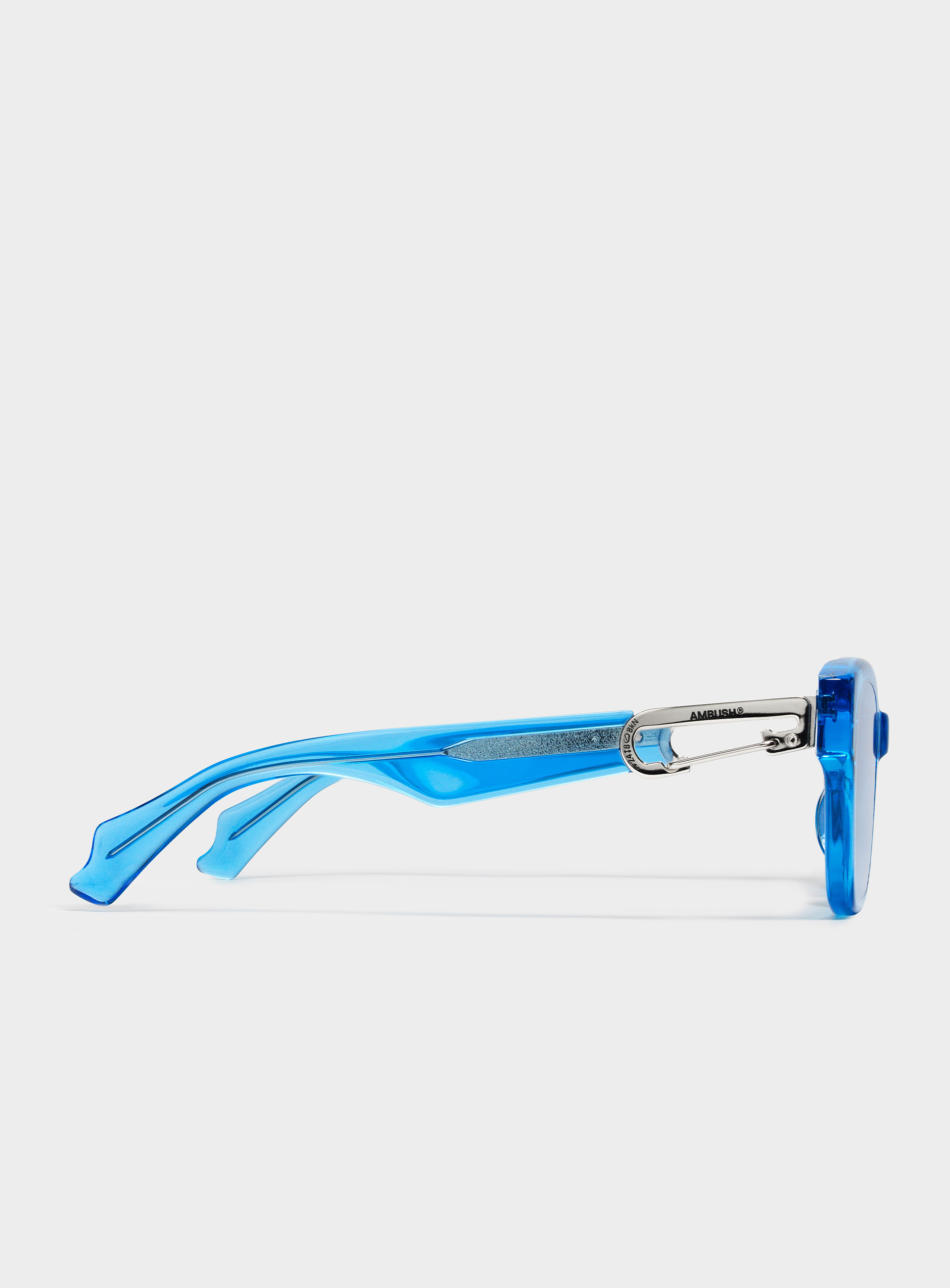 Ambush - Carabiner 1 BLC2